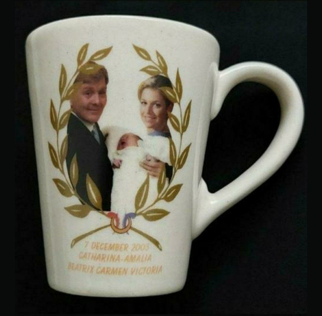 NIEUW! Collects item. Geboortebeker Amalia uit 2003., Verzamelen, Koninklijk Huis en Royalty, Ophalen of Verzenden, Nieuw, Nederland