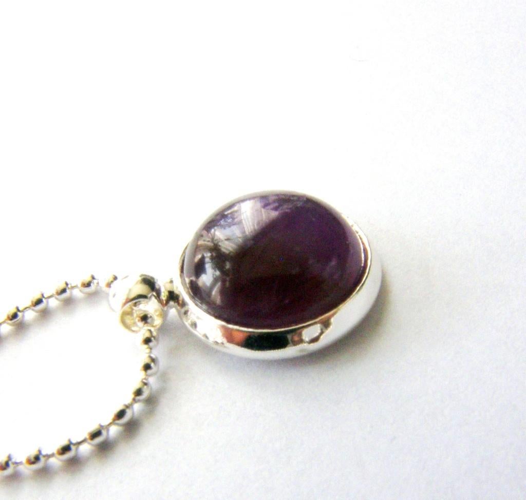 Mooie prachtige natuurlijke amethist Cabochon ketting hanger, Sieraden, Tassen en Uiterlijk, Kettingen, Verzenden, Nieuw, Steen of Mineraal