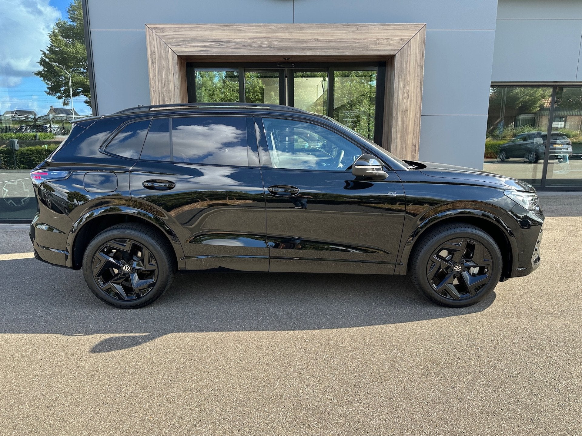 Volkswagen Tiguan 1.5 eHybrid R-Line | Black line | 360 Came, 12 maanden, Zwart, Zwart, Plug-in hybride
