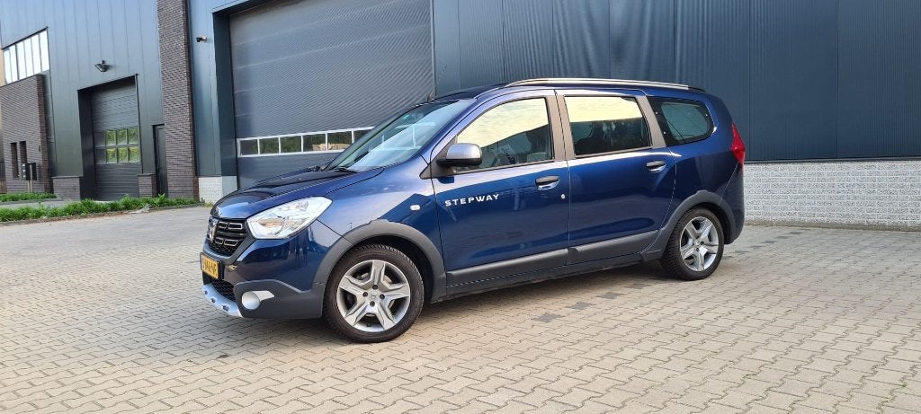 Dacia Lodgy 1.3 TCe 130pk GPF Stepway 7p 2019 Blauw, Auto's, Dacia, Voorwielaandrijving, Stof, Zwart, 4 cilinders