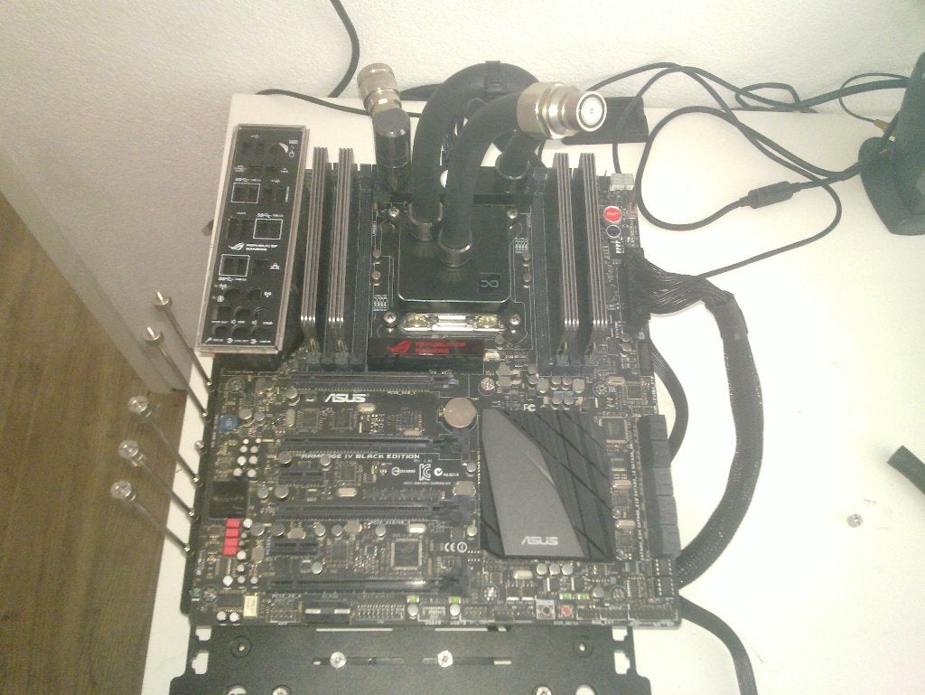 ASUS Rampage IV Black Edition moederbord, Ophalen