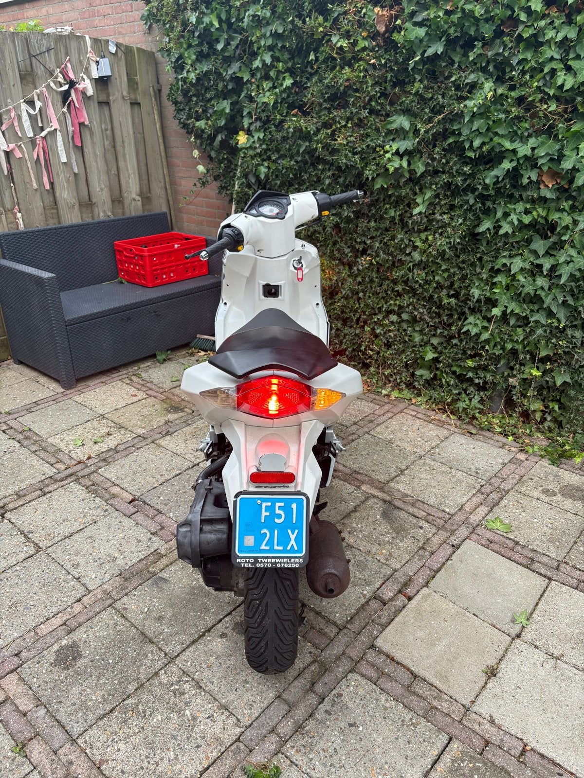 Nette scooter, start en loopt altijd perfect, Fietsen en Brommers, Gebruikt, Maximaal 45 km/u, Ophalen of Verzenden, Benzine