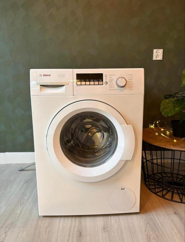 Bosch Serie 4 VarioPerfect Wasmachine - 4 jaar oud, Witgoed en Apparatuur, Wasmachines, Ophalen, Zo goed als nieuw, Voorlader