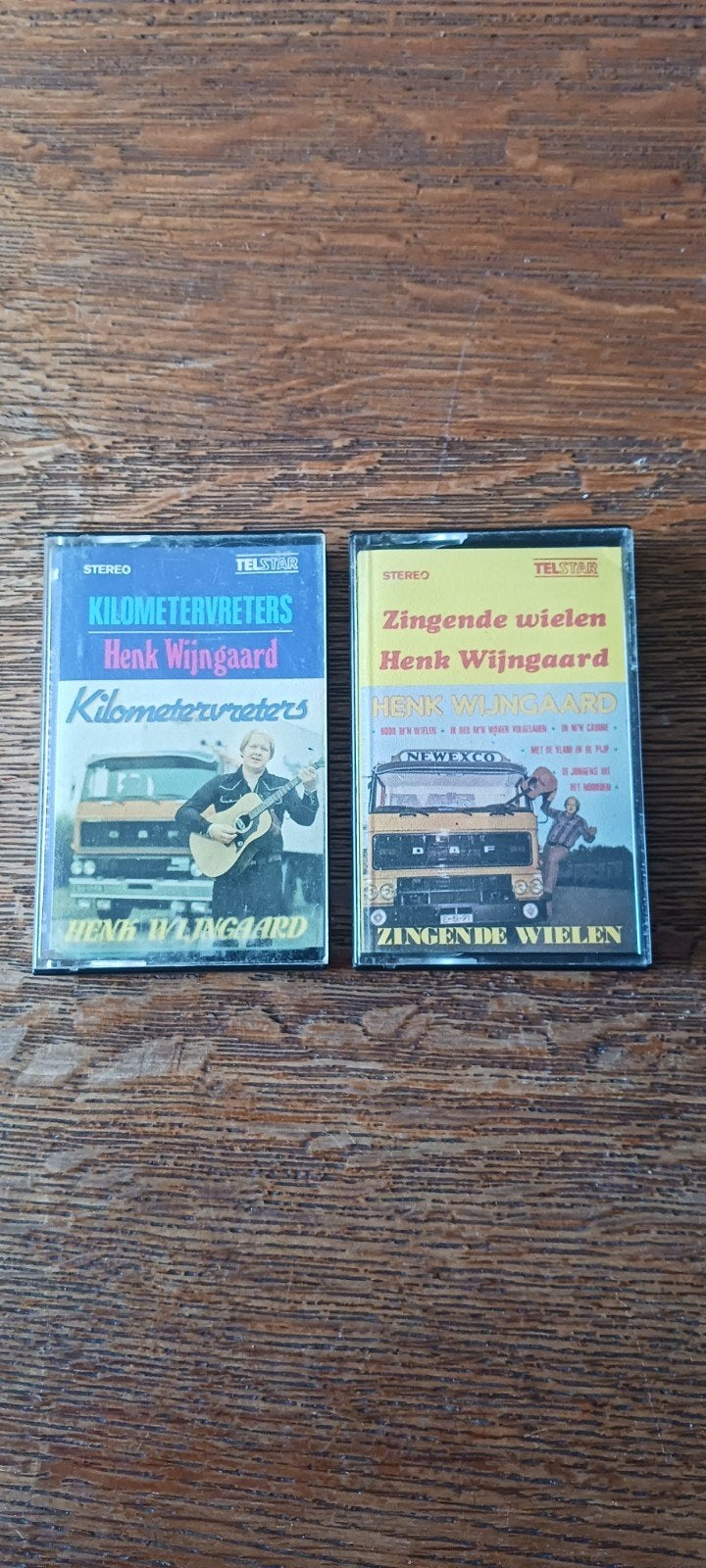 2 HENK WIJNGAARD  ZINGENDE WIELEN  + KILOMETERVRETERS, Ophalen of Verzenden, Gebruikt, Nederlandstalig, 1 bandje