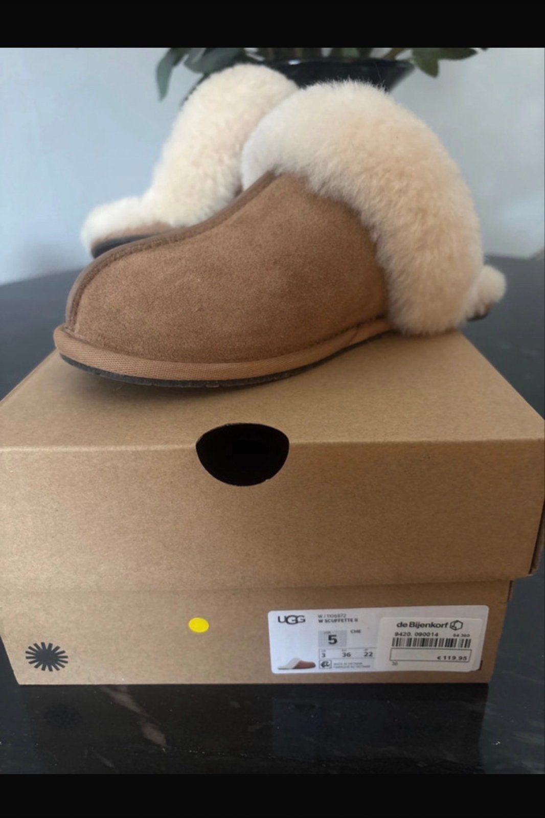 Uggs Scuffette II maat 36 pantoffels met aankoopbon, Ophalen of Verzenden, Zo goed als nieuw, Bruin, Pantoffels of Sloffen