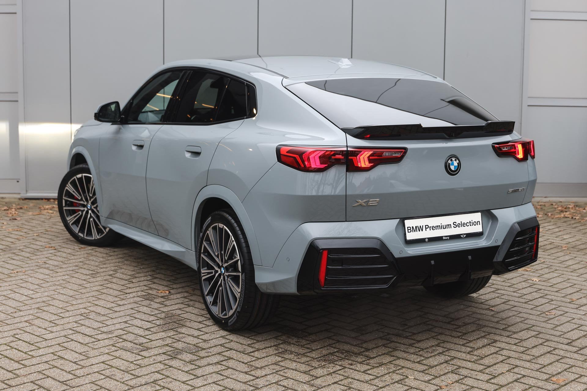 BMW X2 sDrive20i M Sport Automaat / Panoramadak / Trekhaak /, Auto's, Dealer onderhouden, X2, 1800 kg, 156 pk