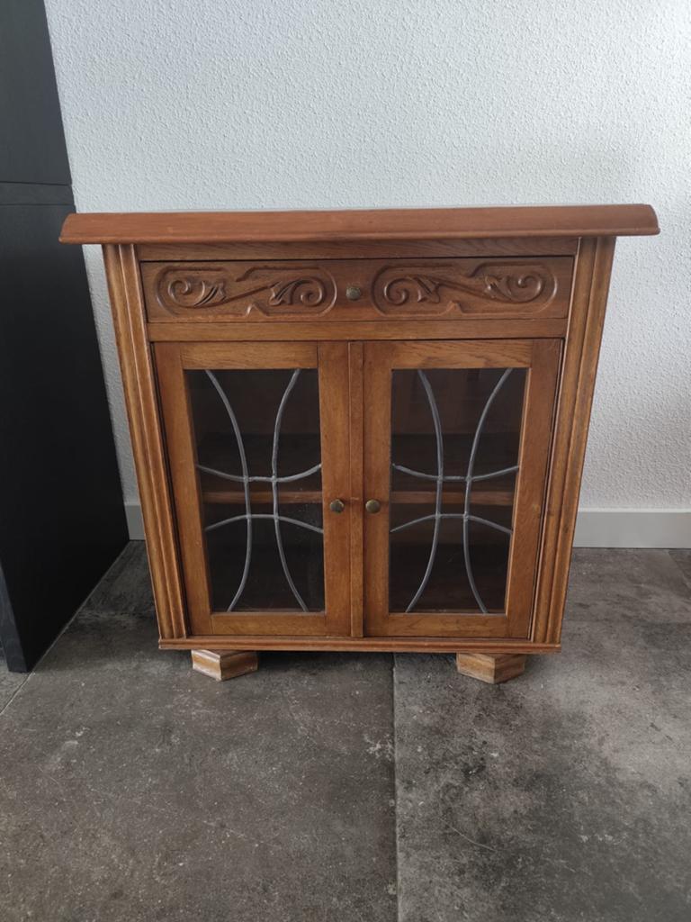 Vintage houten kastje met glas-in-lood deurtjes, Ophalen