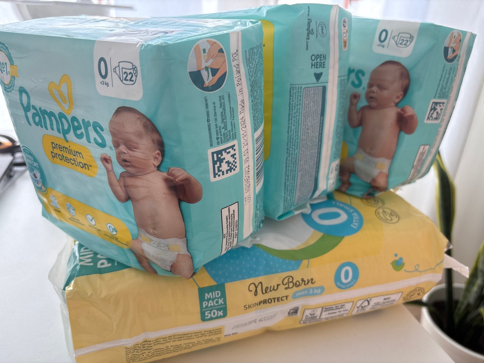 Pampers Premium Protection en Kruidvat New Born luiers, Ophalen, Nieuw