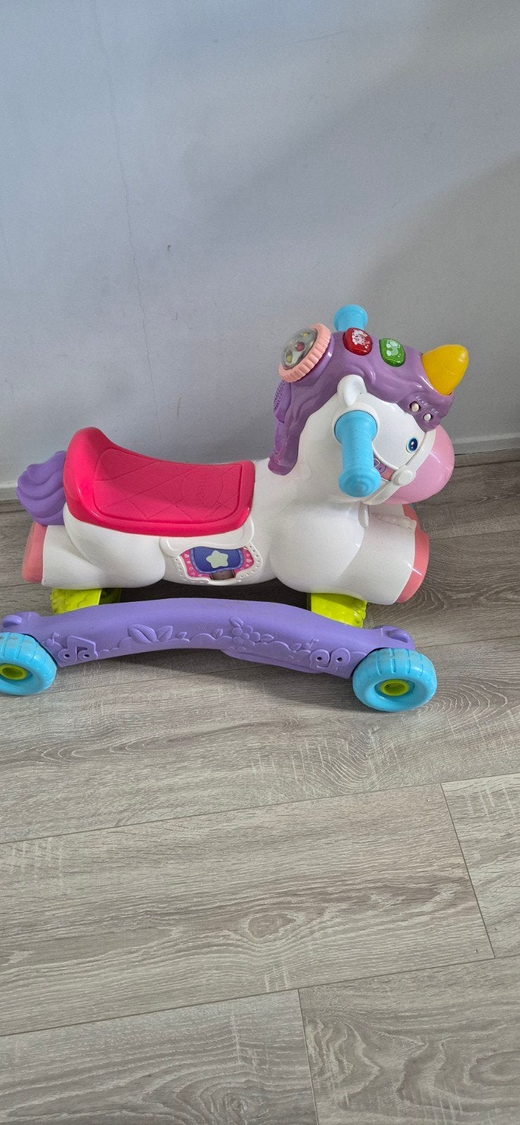V tech hobbel en speel eenhoorn, Kinderen en Baby's, Speelgoed | Vtech, Ophalen of Verzenden, Gebruikt, 6 maanden tot 2 jaar
