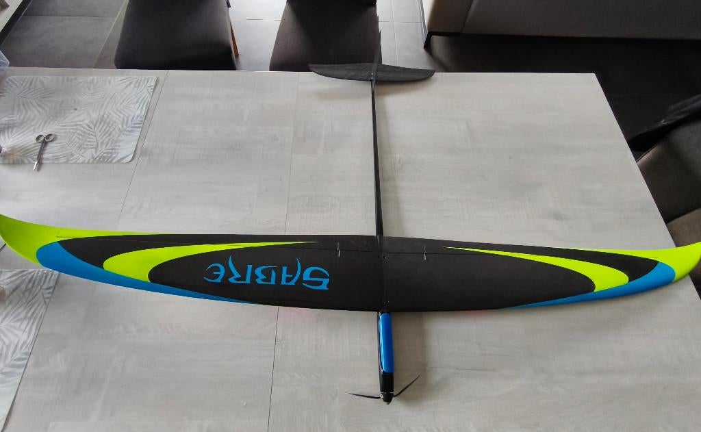 DLG merk Sabre full Carbon fiber kit vliegklaar, Hobby en Vrije tijd, Modelbouw | Radiografisch | Vliegtuigen, Ophalen, Zo goed als nieuw