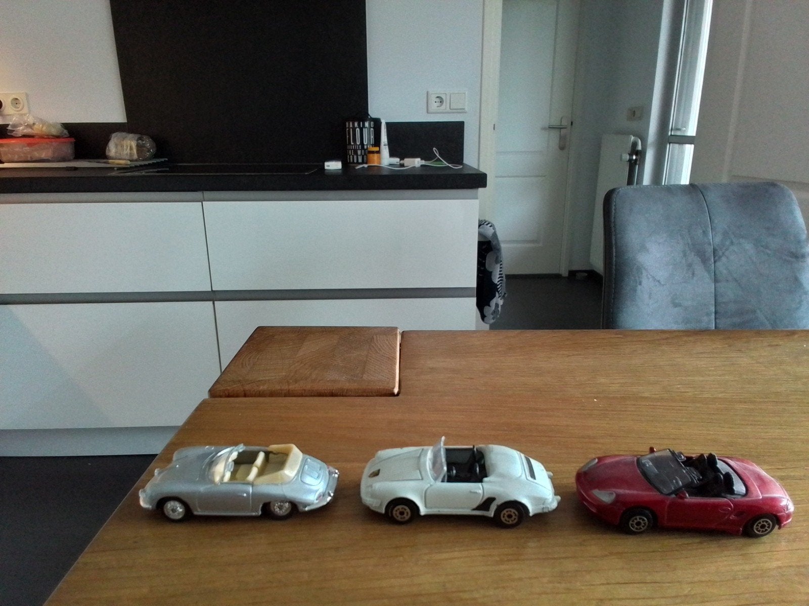 PORSCHE  Modelauto s.  Schaal  1:64., Ophalen of Verzenden, Zo goed als nieuw, Auto