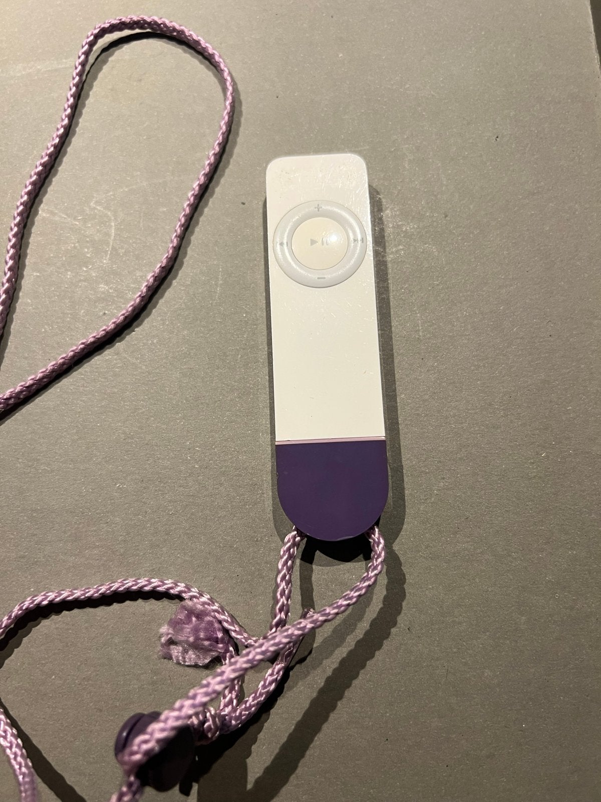 Apple iPod Shuffle 1e generatie 512MB paars met draagkoord, Gebruikt, Overige kleuren, Shuffle, Minder dan 2 GB