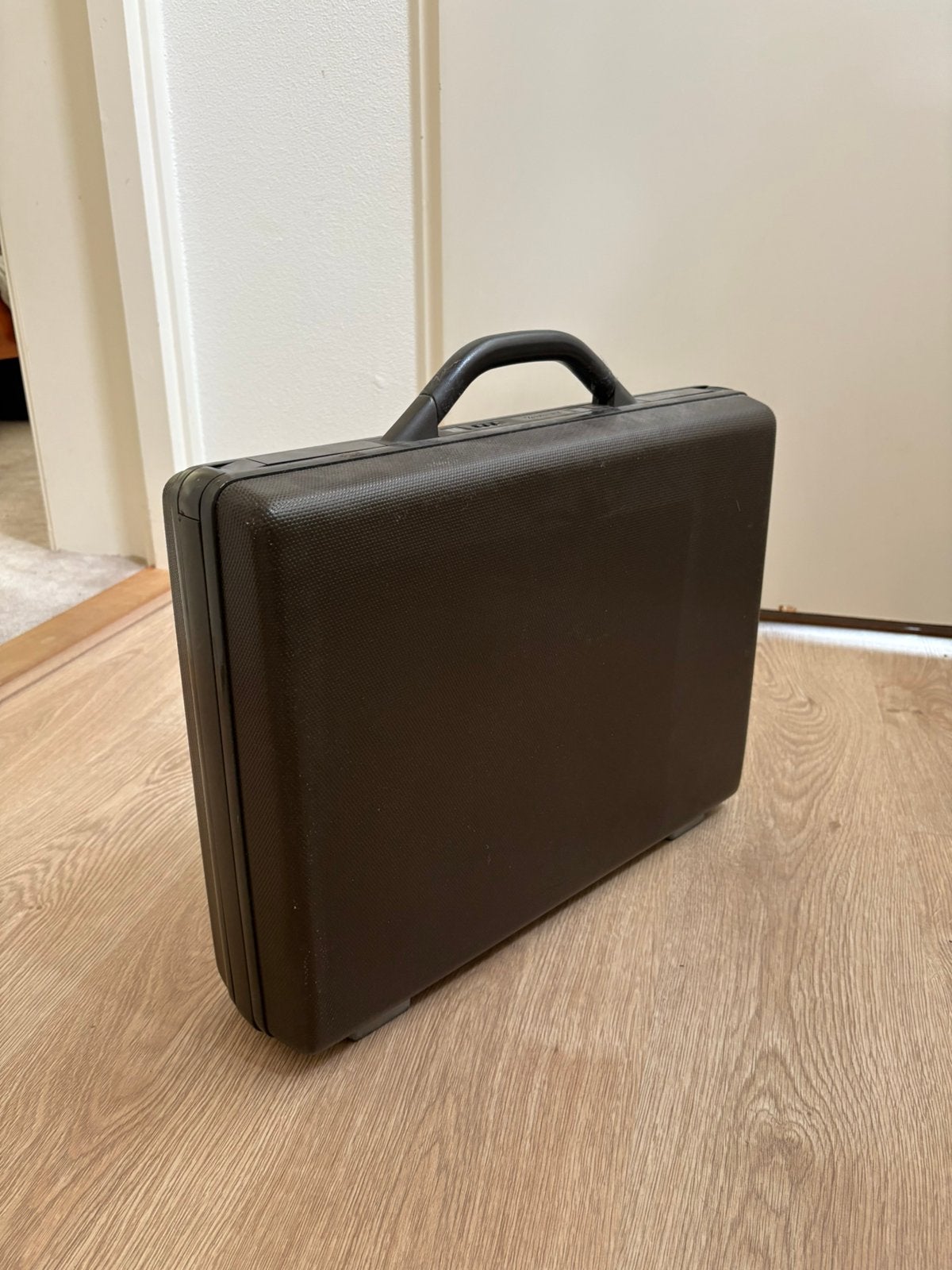Delsey kleine koffer, Ophalen of Verzenden, Zo goed als nieuw, Hard kunststof, Minder dan 50 cm