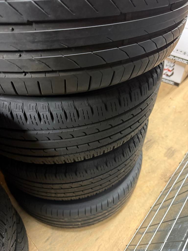 Volvo XC90 Velgen met zomerbanden, Auto-onderdelen, Banden en Velgen, Gebruikt, Banden en Velgen, 235 mm, Terreinwagen