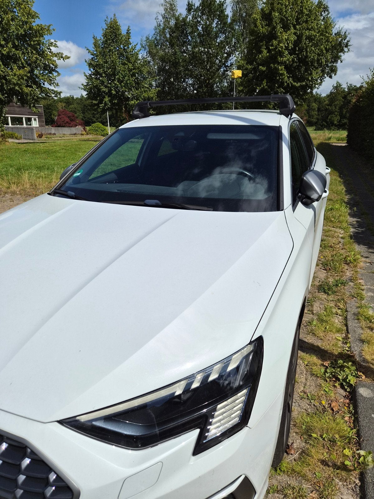dakdragers audi A3 thule wingbar zwart, Ophalen, Zo goed als nieuw