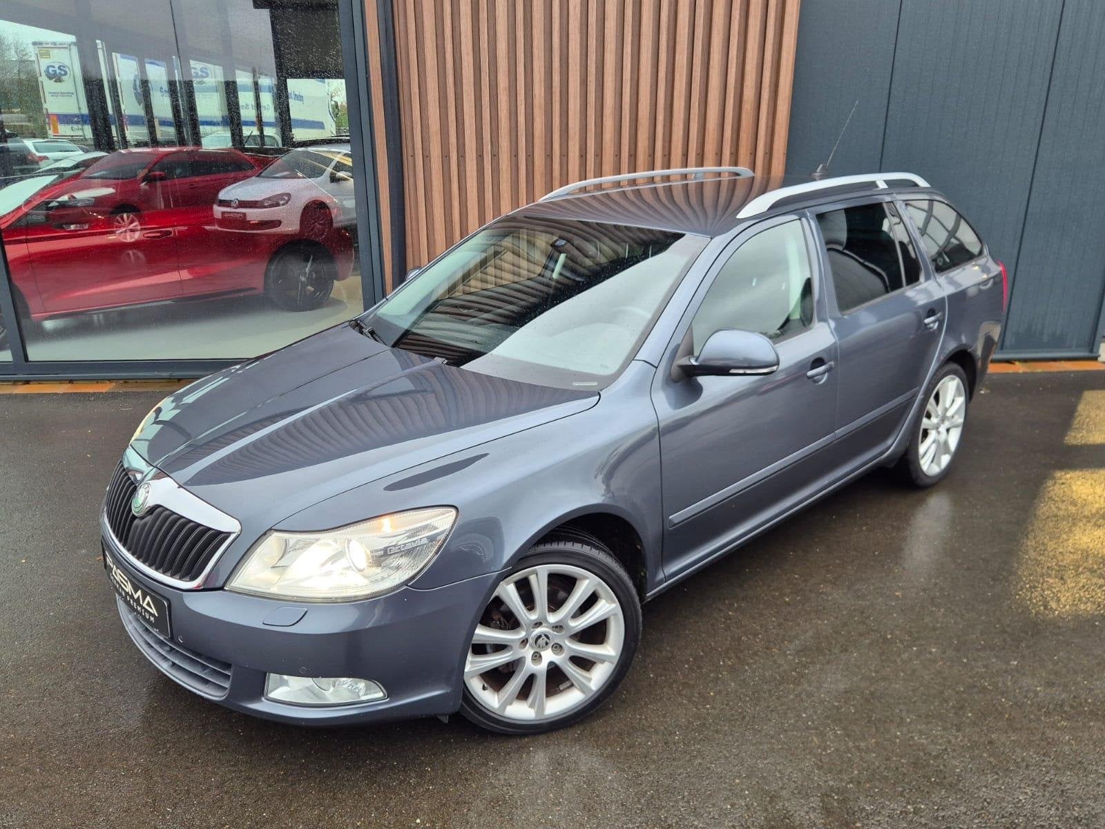 Skoda Octavia Combi 1.8 TSI Elegance Business Line Automaat, Auto's, Skoda, Euro 5, Gebruikt, 4 cilinders, 160 pk