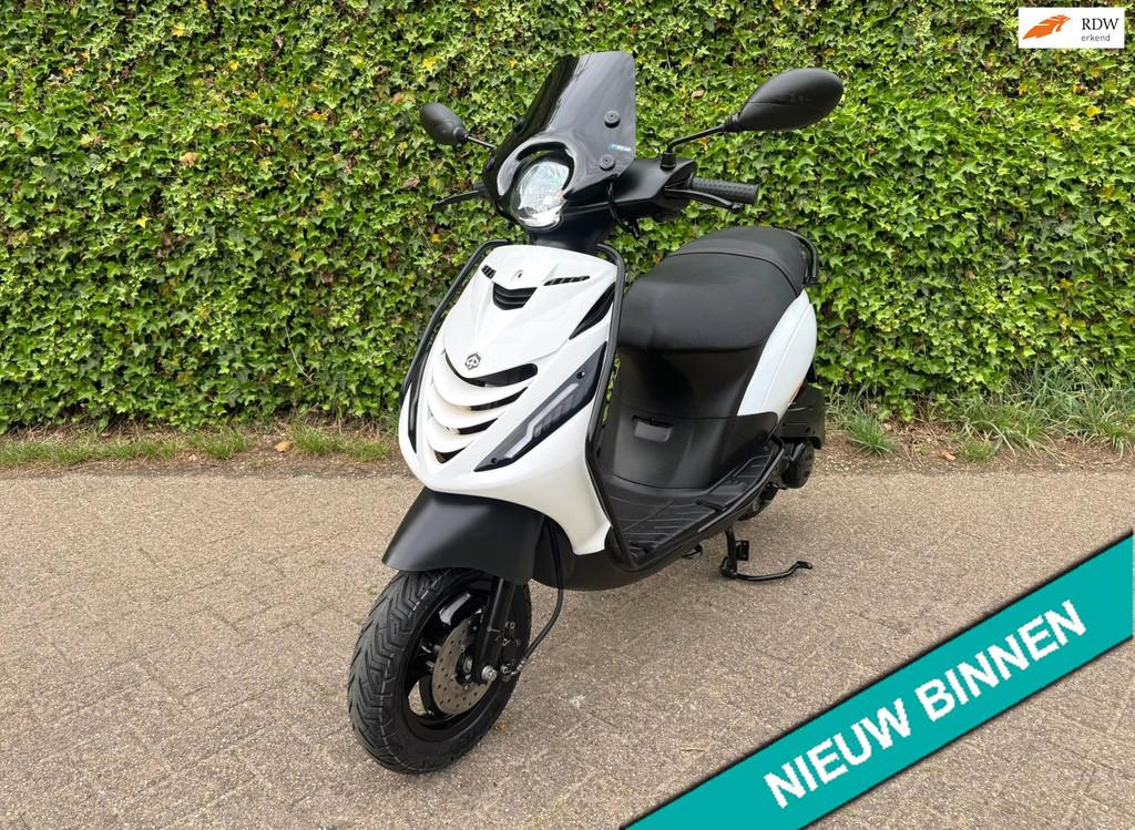 Piaggio Zip SP E5 45 km WHITE - BLACK ALPHA BETAAL met in3, Zip, P, 49 cc, P
p  p, NL