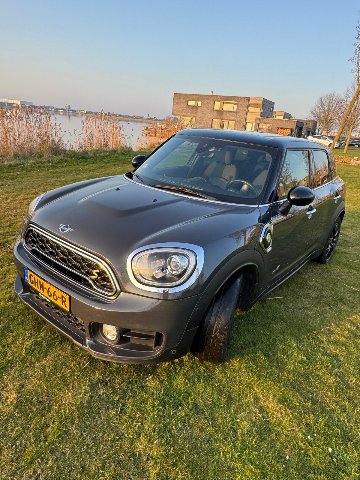 Mini Countryman 1.5 E 224pk All4 Aut. 2019 Grijs, Auto's, 136 pk, Countryman, Leder en Stof, Plug-in hybride