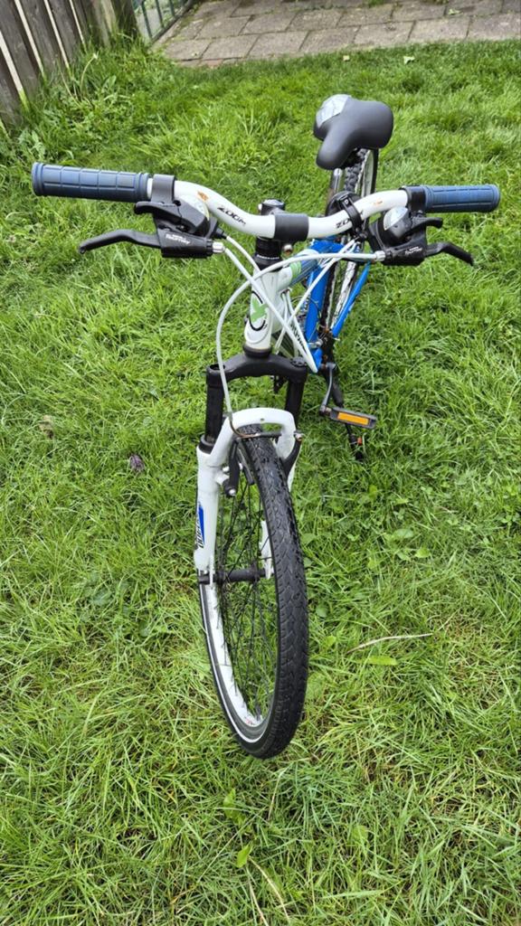 Blauwe en witte mountainbike - Torpado 24 inch, Minder dan 45 cm, Ophalen of Verzenden, Gebruikt, Overige merken