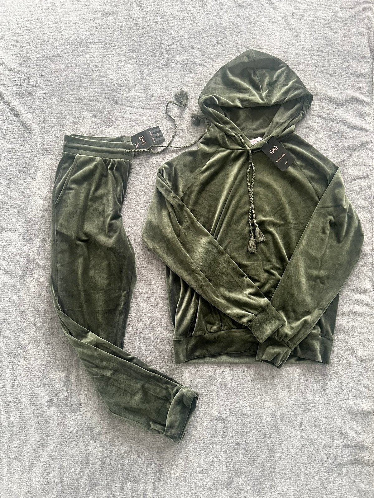 Hunkemöller velvet pyjama , complete set maat M, Ophalen of Verzenden, Nieuw, Maat 38/40 (M)