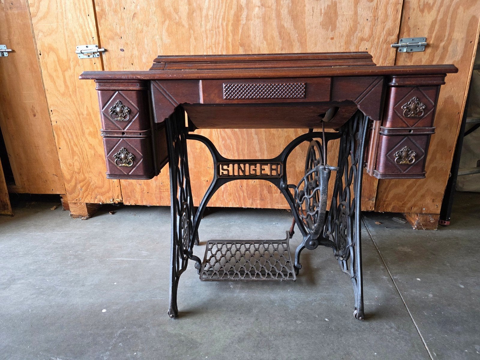 Antieke Singer Naaimachine met Houten Tafel en Lades, Ophalen