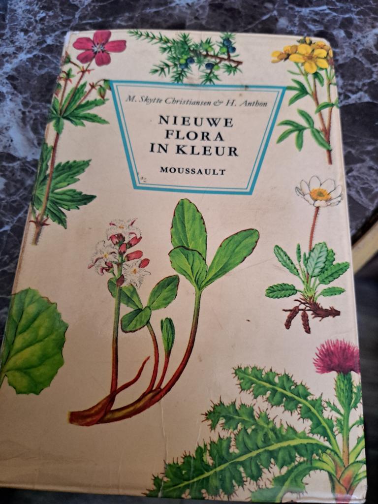 Nieuwe Flora in Kleur - M. Skytte Christiansen & H. Anthon, Boeken, Natuur, Ophalen of Verzenden, Gelezen, Bloemen, Planten en Bomen