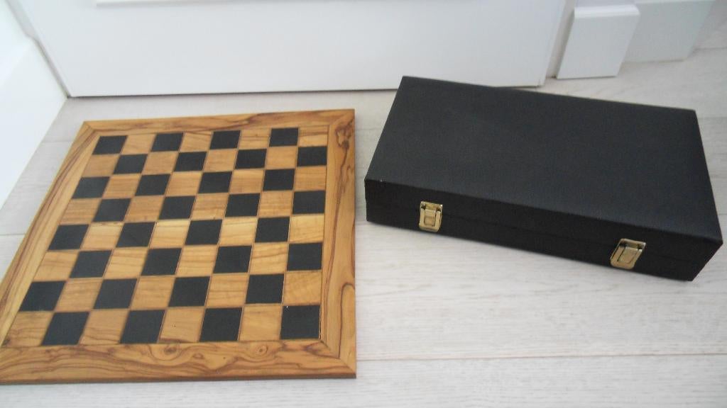 Schaakbord + Schaakstukken in etui / koffer, Ophalen of Verzenden, Gebruikt