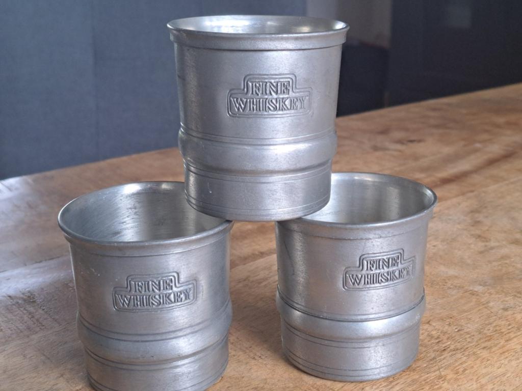 Drie tinnen whiskey bekertjes Scandia Tenn,, Antiek en Kunst, Antiek | Tin, Ophalen of Verzenden