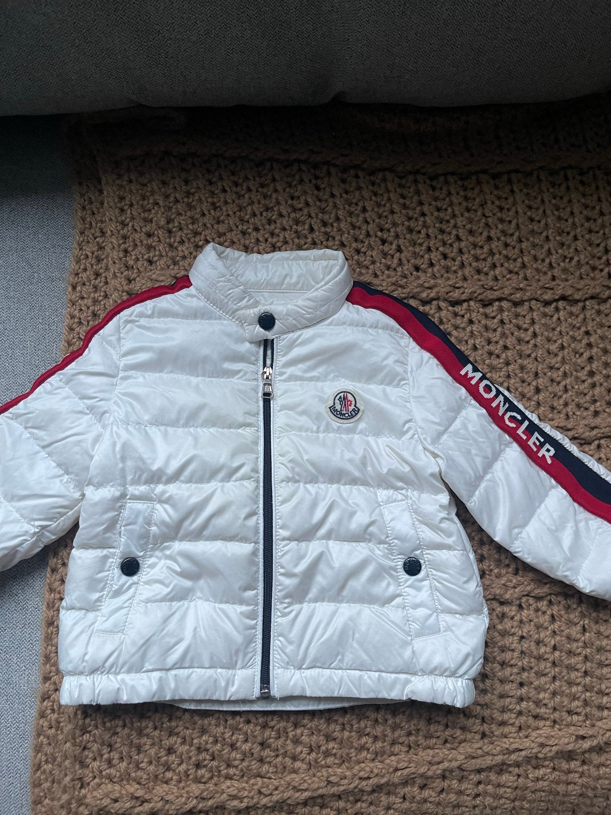 Moncler winterjas jongens 9/12 maanden (76 cm) - Nieuw, Kinderen en Baby's, Ophalen of Verzenden, Nieuw, Jongen