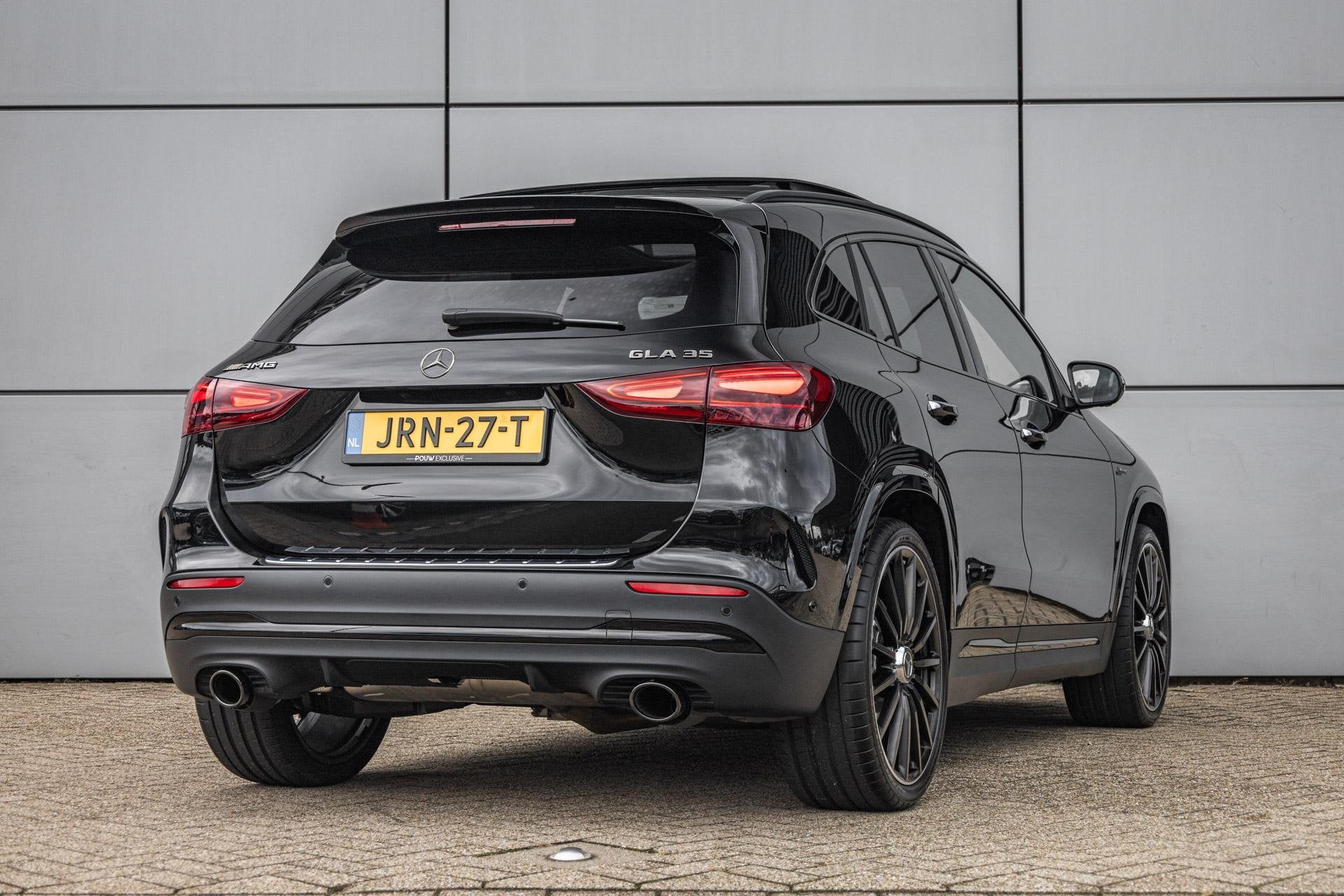 Mercedes-Benz GLA-klasse AMG 35 306pk 4MATIC | Panoramadak |, Auto's, Automaat, 4 cilinders, 1650 kg, Zwart