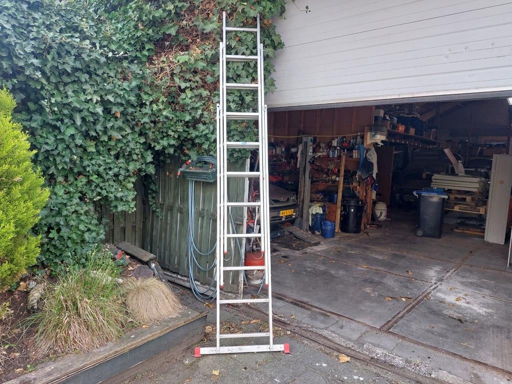 Aluminium ladder 4 meter - Stevig en betrouwbaar, Ophalen of Verzenden, Gebruikt, Ladder, 4 meter of meer