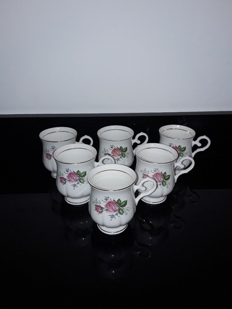 6 Chique engelse porseleinen mokken met rozen, Antiek en Kunst, Verzenden