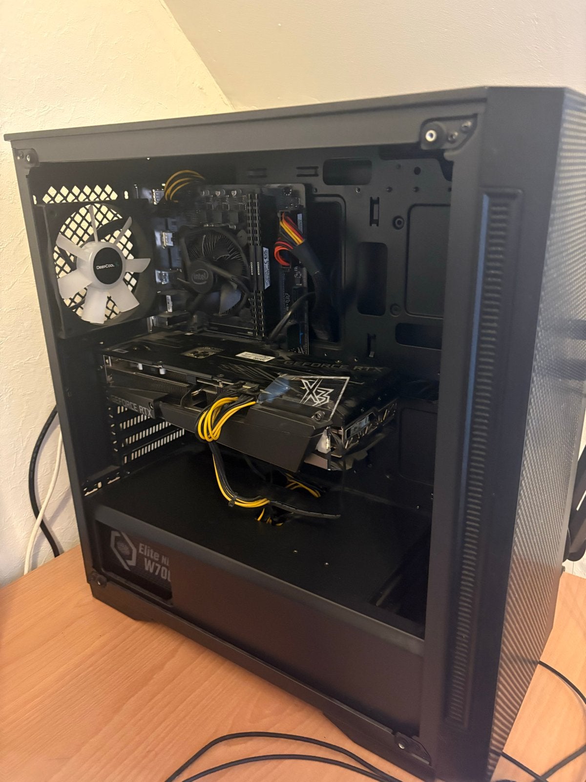 Foto 10 van Gaming PC RTX 3070 | i7-10700F | 32GB RAM | 1TB SSD