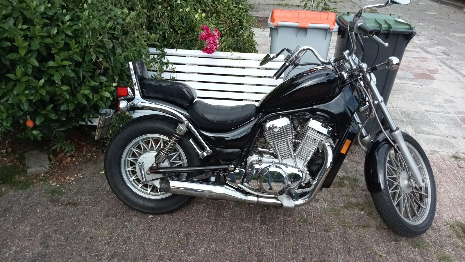 Suzuki Intruder Chopper - Zwart, Goede Staat