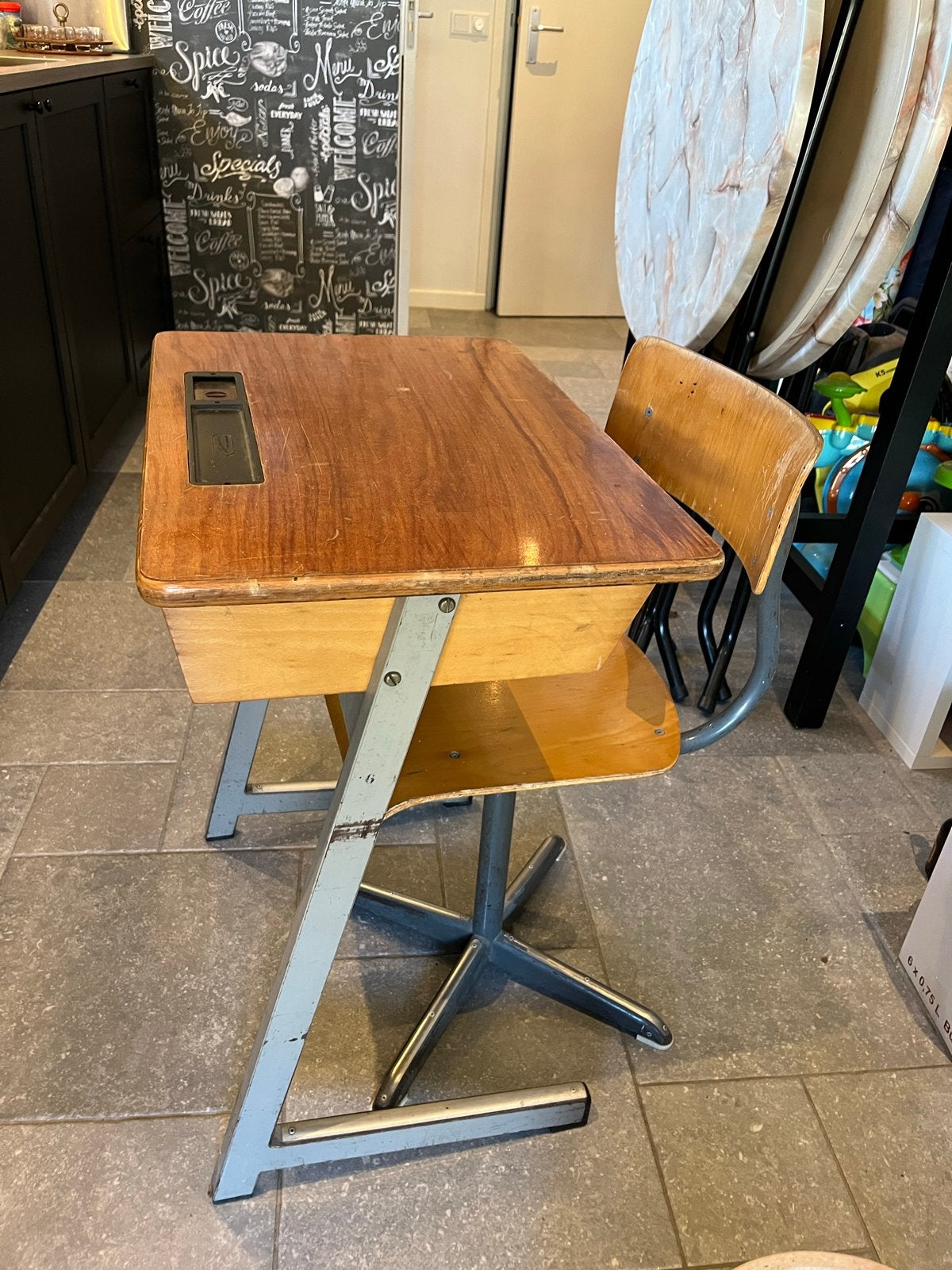 Vintage schooltafel met stoel - jaren '60/'70, Ophalen