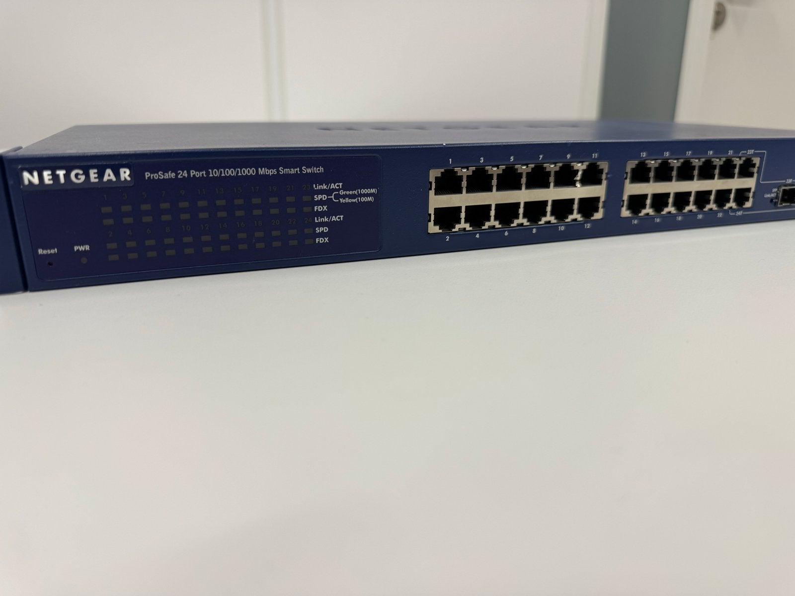 Netgear ProSafe GS724T v3 Managed Gigabit Switch 24 poorten, Computers en Software, Ophalen of Verzenden, Zo goed als nieuw