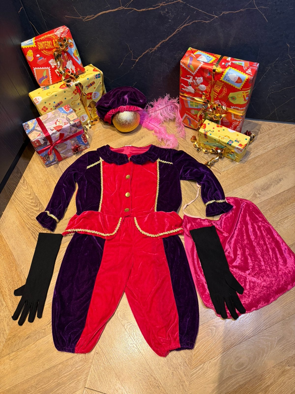 Pietenpak roze paars maat 140 sinterklaas set luxe, Ophalen of Verzenden, Zo goed als nieuw