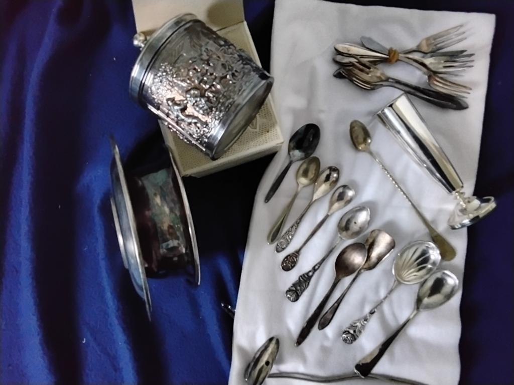 Verzilverd/Zilver lepeltjes,soep/opdienschaal bewerkt potje, Ophalen of Verzenden, 25 tot 50 cm, Minder dan 100 cm