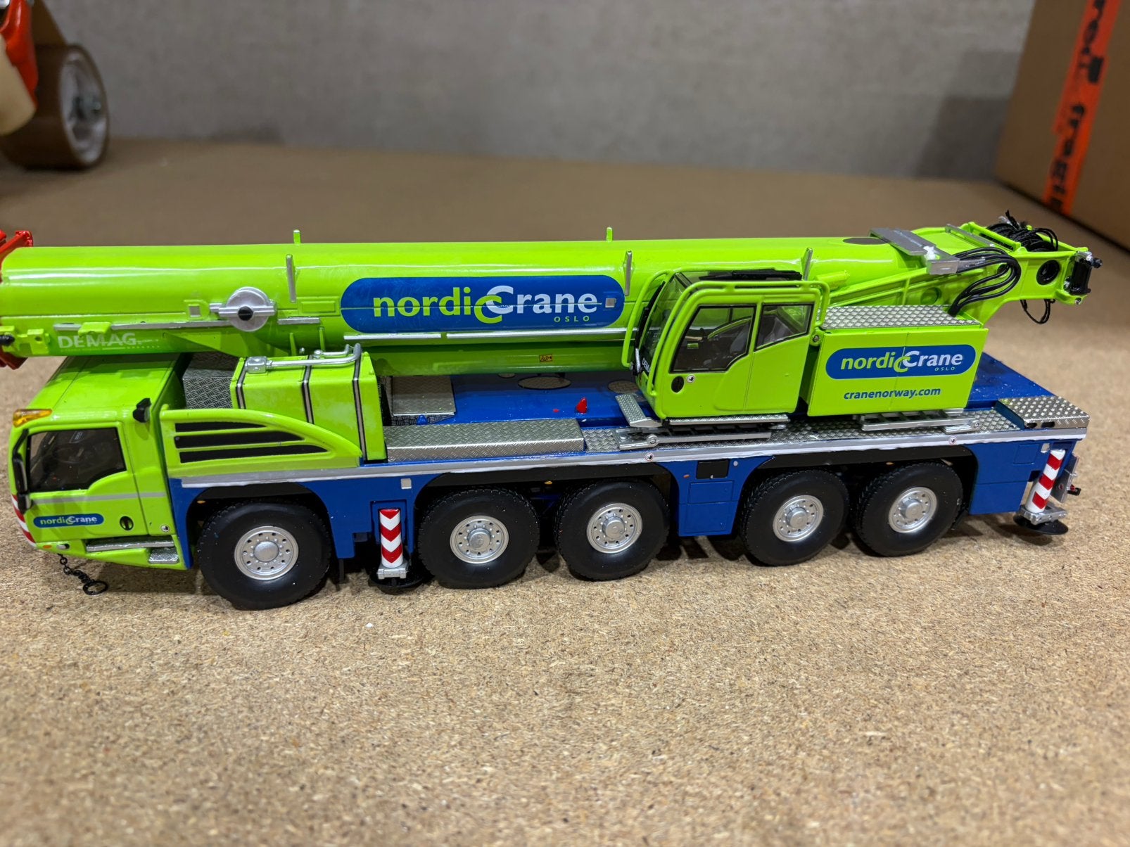 IMC DEMAG AC250-5 NORDIC KRANE, Hobby en Vrije tijd, Modelauto's | 1:50, Ophalen of Verzenden, Zo goed als nieuw, Bus of Vrachtwagen