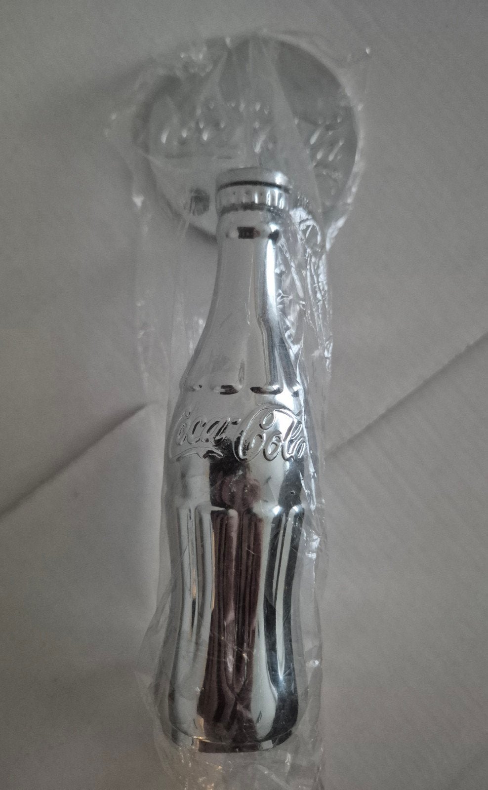 Coca Cola flesopener voor aan de muur (NIEUW), Ophalen of Verzenden, Nieuw, Gebruiksvoorwerp