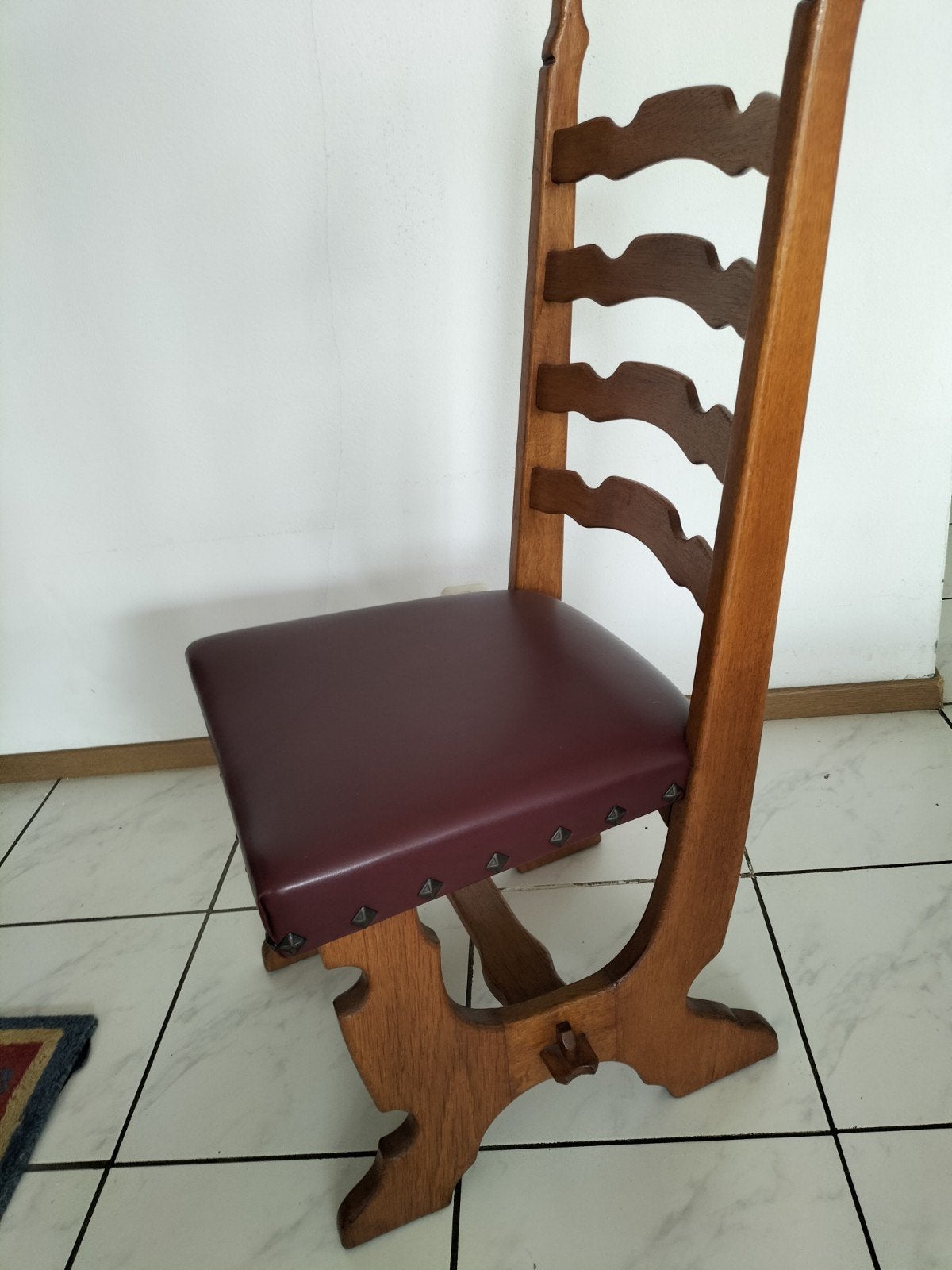4 vintage houten stoelen met rode zitting, Ophalen