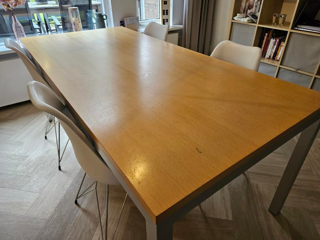 GRATIS ophalen houten eettafel en 4 stoelen, Huis en Inrichting, Tafels | Eettafels, Ophalen, Gebruikt, 50 tot 100 cm, 150 tot 200 cm