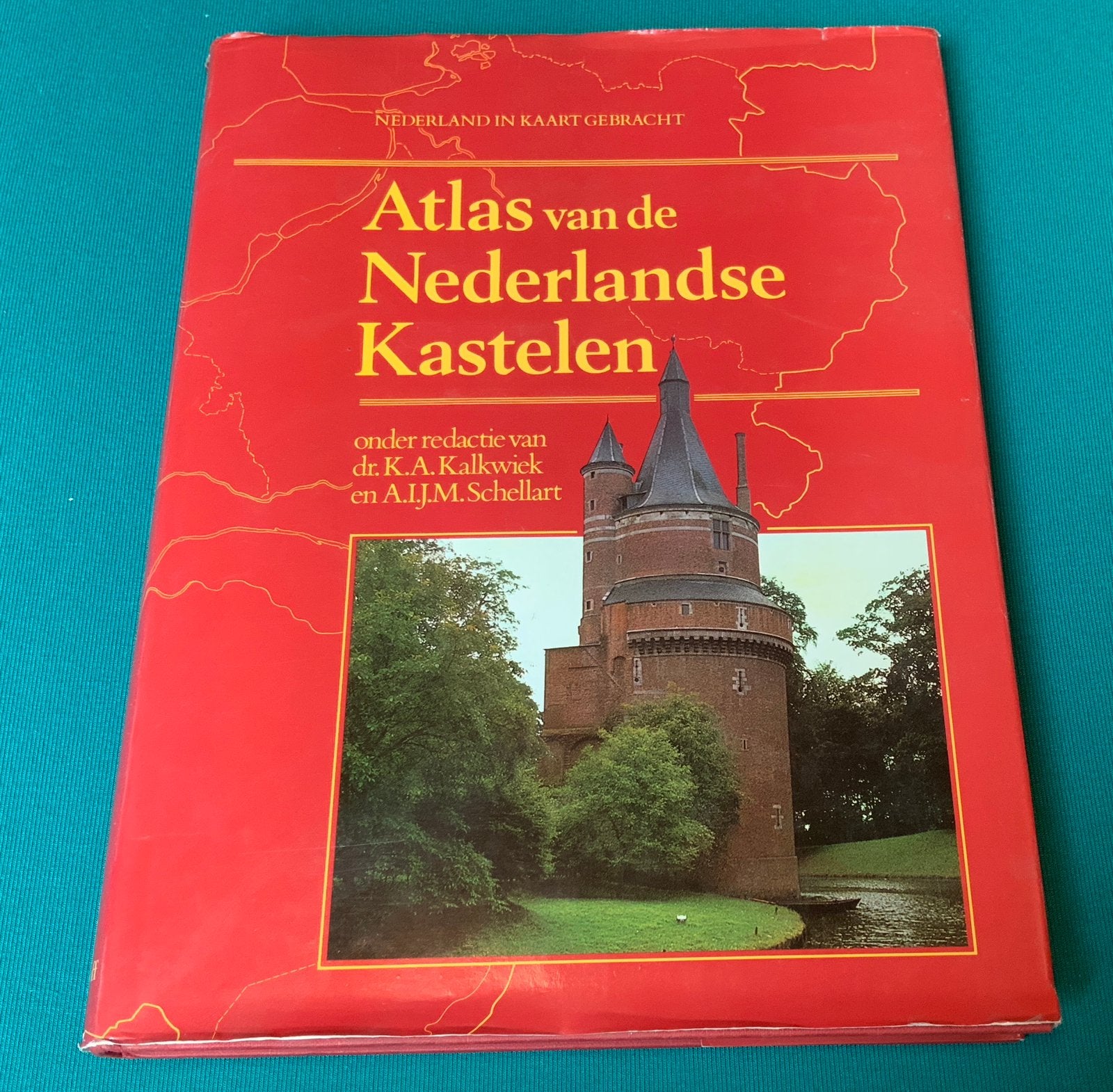 Atlas van de Nederlandse Kastelen groot boek 246 pagina’s, Boeken, Ophalen of Verzenden, Gelezen