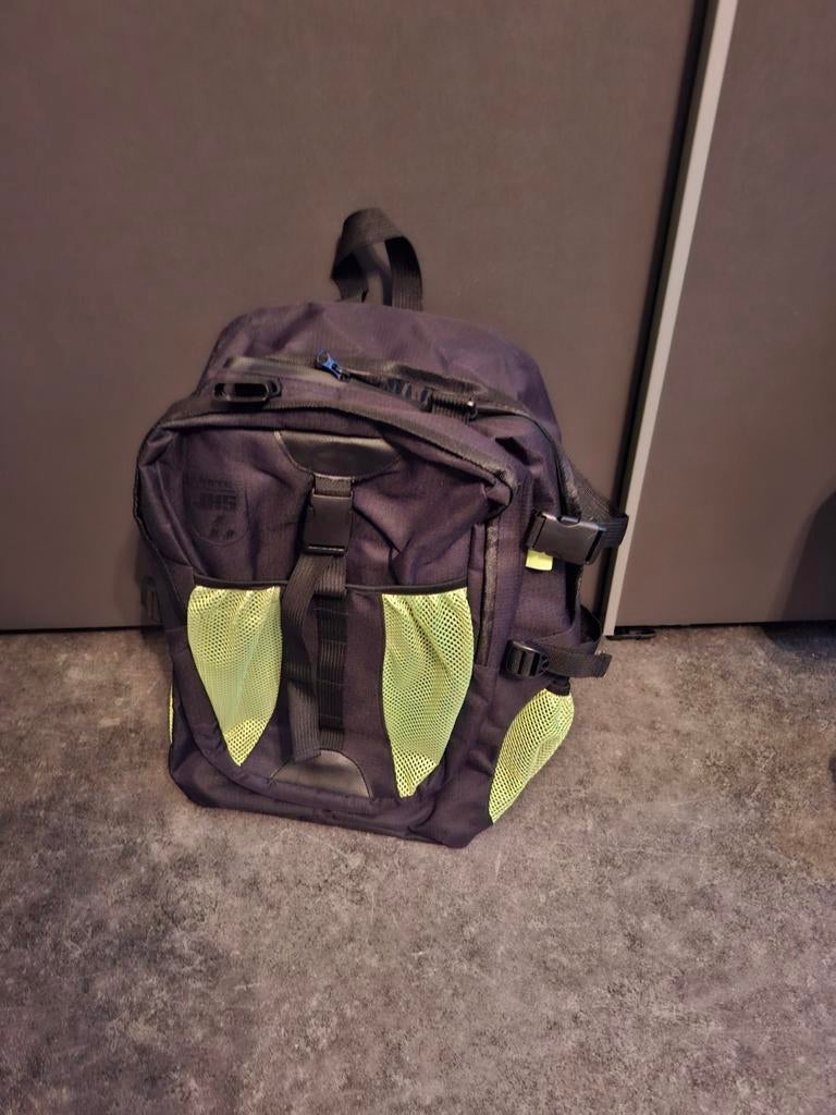 Gloednieuwe motor rugzak, Ophalen