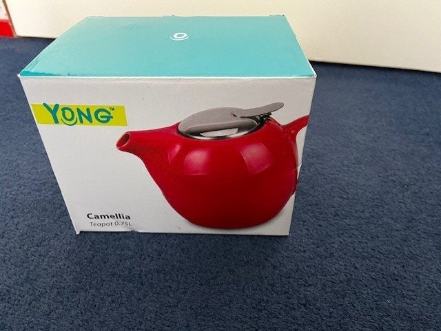 Nieuwe rode 'Yong' theepot, Huis en Inrichting, Overige merken, Nieuw, Ophalen of Verzenden, Theepot