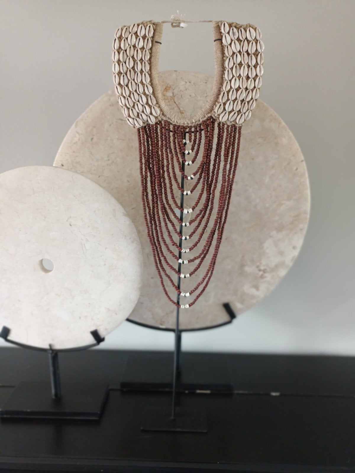 kralenketting op standaard schelpenketting ornament op voet, Ophalen of Verzenden, Nieuw, Schelpendecoratie, Natuurlijk materiaal