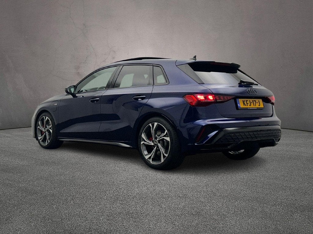 Audi A3 Sportback 45 TFSI e 272PK S edition Competition | Pa, Auto's, Audi, 1498 cc, 4 cilinders, 26 kWh, 71 km/l