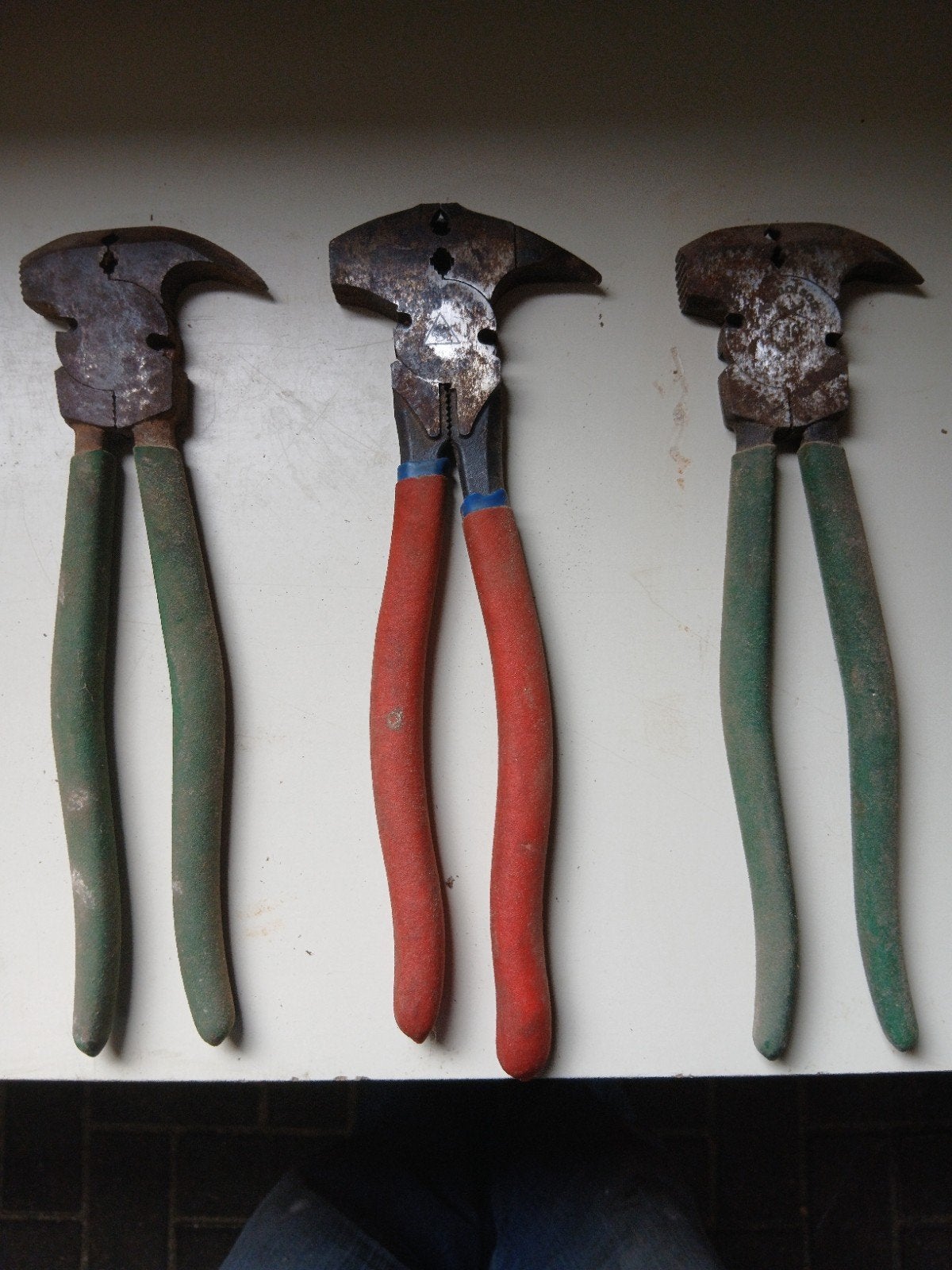 3 nijptangen/hamers voor omheining