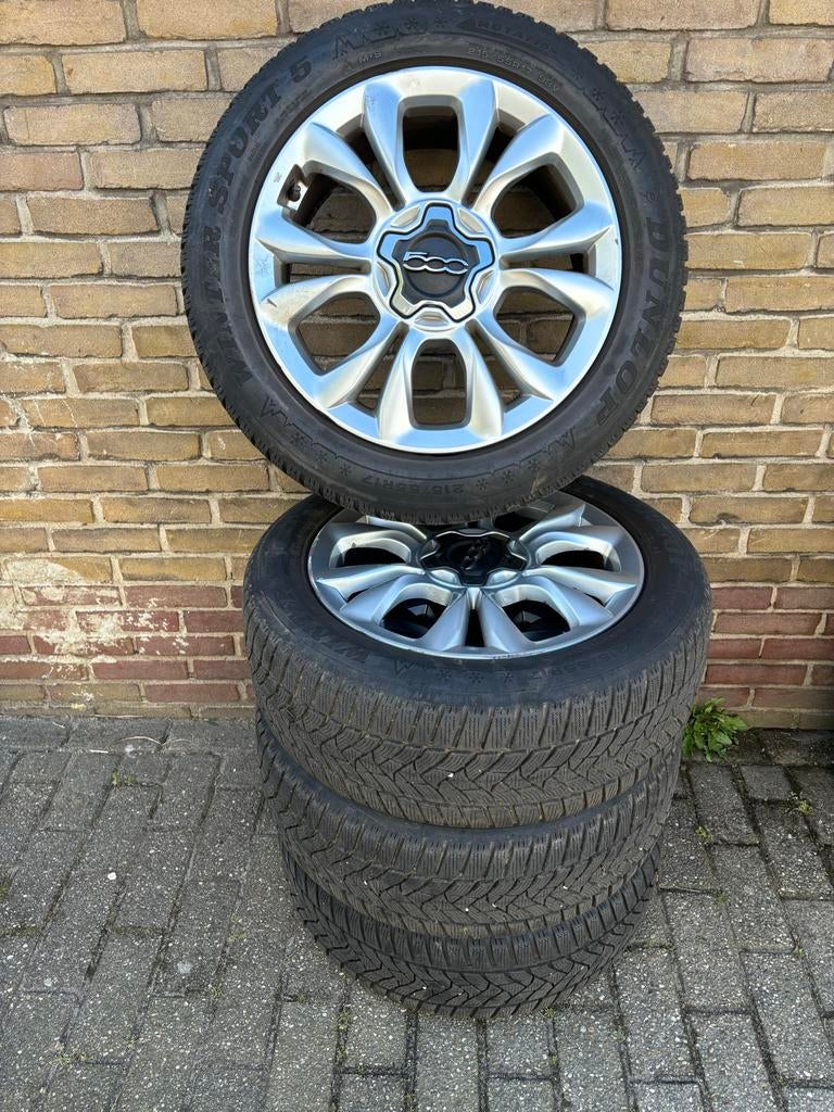 Winterset Fiat 500 X op originele lichtmetalen velgen, Gebruikt, Banden en Velgen, 195 mm, Winterbanden