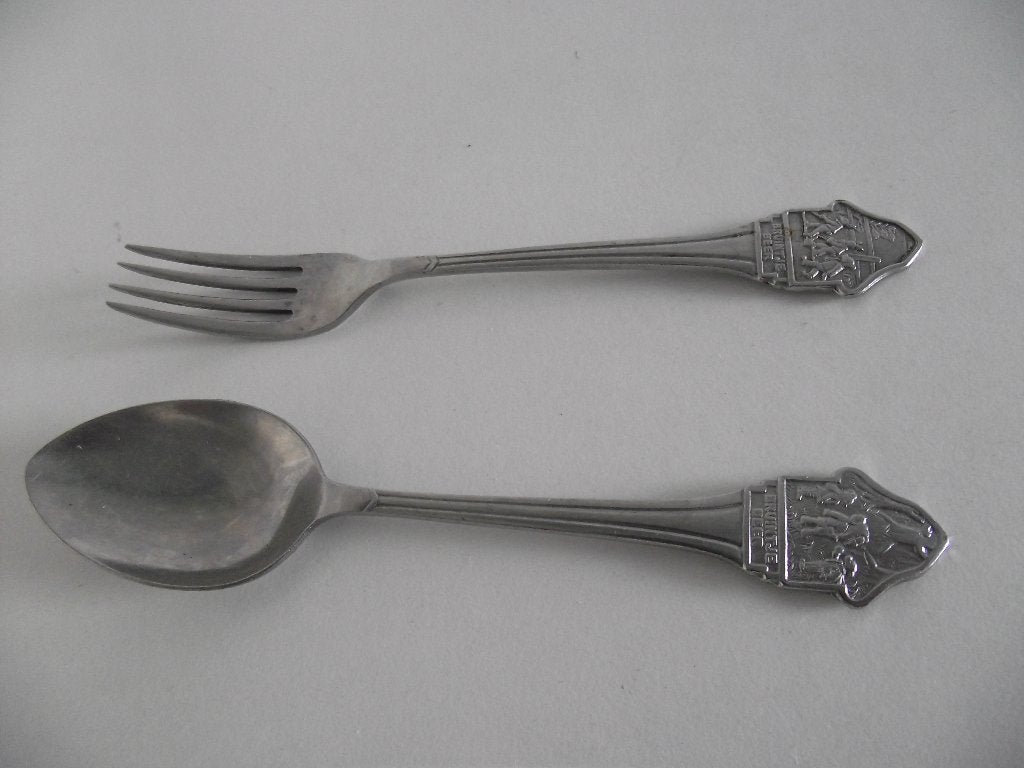 vintage Sola kinderbestek Bruintje Beer vork lepel 1950 p st, Antiek en Kunst, Antiek | Bestek, Ophalen of Verzenden